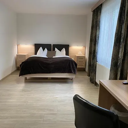 Blumenhof מלון 3*