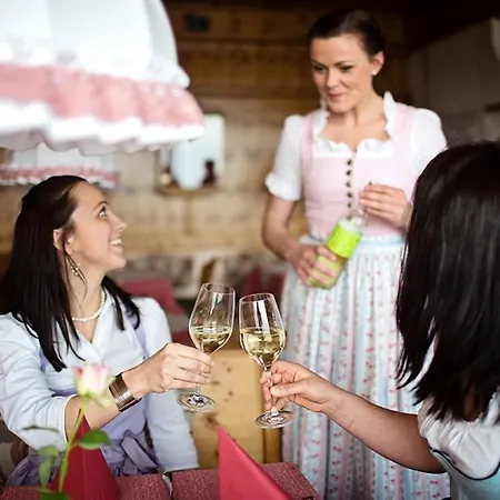 Blumenhof 3* Sankt Georgen im Attergau